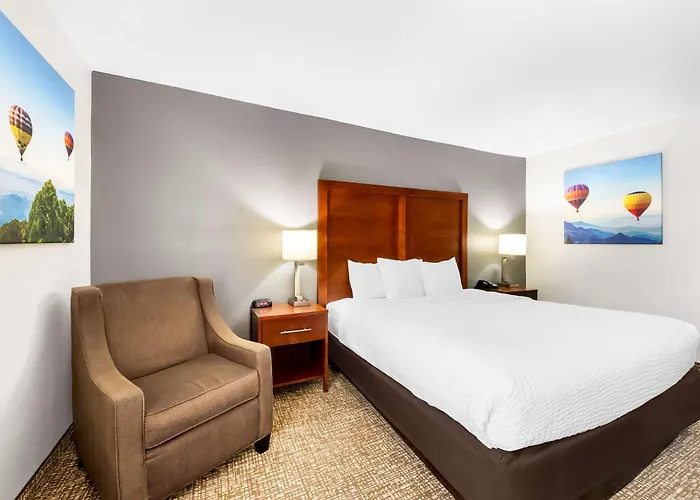 Clarion Pointe Apex - Holly Springs